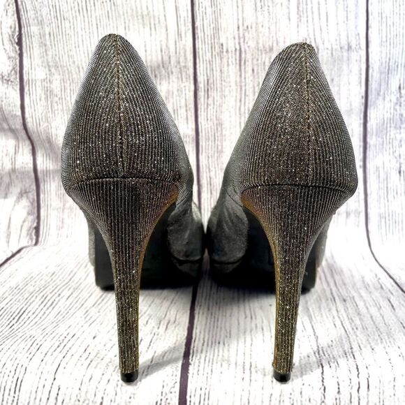 GOLD METALLIC PLATFORM SIZE 9.5 4.5” HEEL - Picture 4 of 5